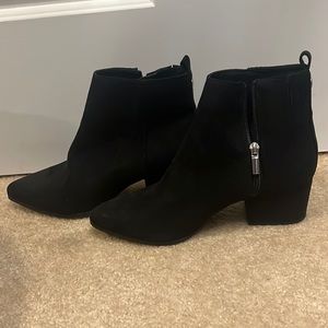 Women’s Velvet Pointed Toed Booties